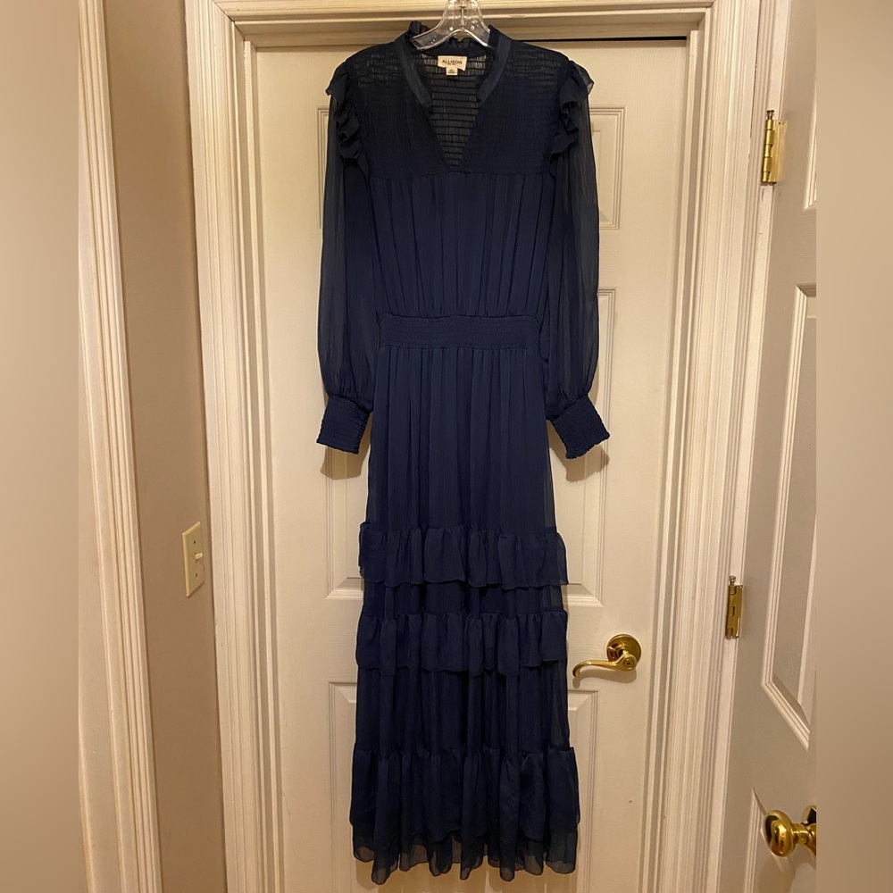 Allison New York Women’s Long Sleeve Maxi Dress. Size small. navy/slate blue